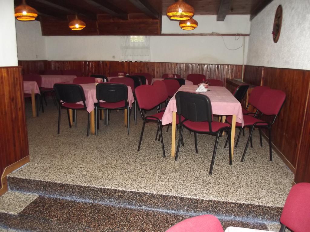 Hotel - Penzion M&M ياخيموف المظهر الخارجي الصورة